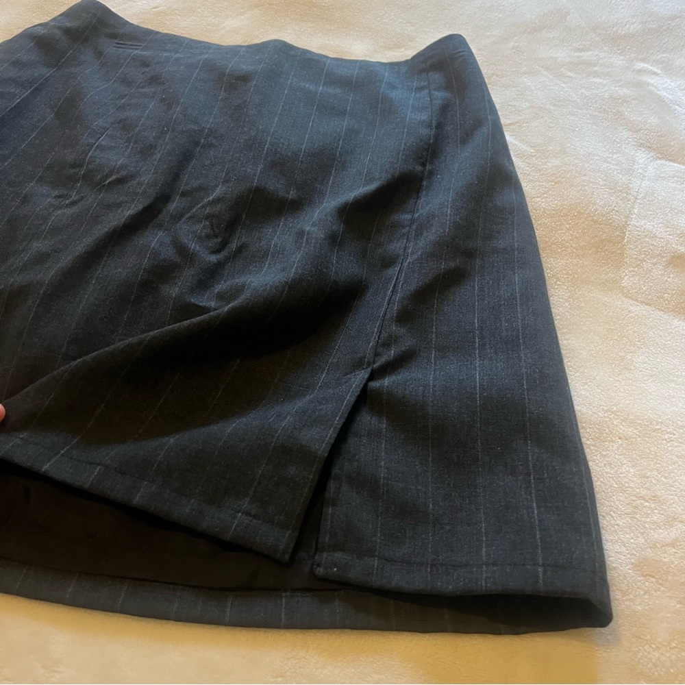 British Khaki Charcoal Pinstripe Wool Mini Skirt Size 4